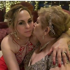 Meet your Posher, Claudia